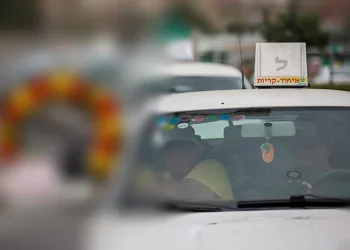 בעלי נכשל בטסטים ולא מוכן לחזור ללמוד. האם עליי לעודד אותו?