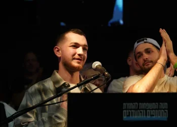 בר קופרשטיין בכיכר החטופים בר קופרשטיין בכיכר החטופים