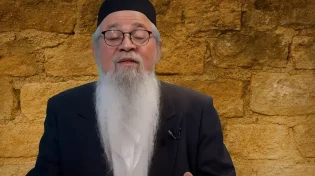 המקובל הרב יוסף ביטון: כך תשלב בין עבודה יומיומית להשגות בתורה ויראת שמיים