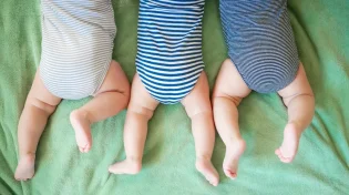 פעמיים נס באותה משפחה: שלישיית תינוקות ניצלה בזכות ניתוח נדיר ברחם