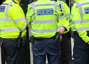 אירוע דקירה חמור באנגליה: עשרה אנשים נדקרו, תשעה במצב אנוש