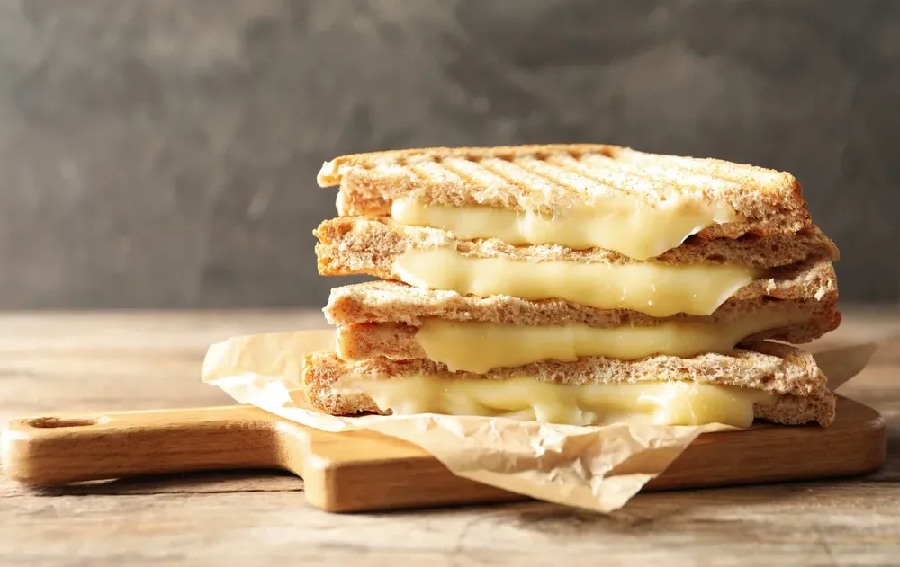 הרשת מתלהבת מהשיטה החדשה: ככה תכינו טוסט מושלם בלי טוסטר הרשת מתלהבת מהשיטה החדשה: ככה תכינו טוסט מושלם בלי טוסטר