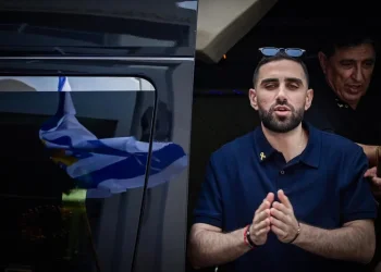 "הייתי בטוח שאני מת": שגב כלפון, שורד השבי, משחזר את רגעי האימה והתקווה