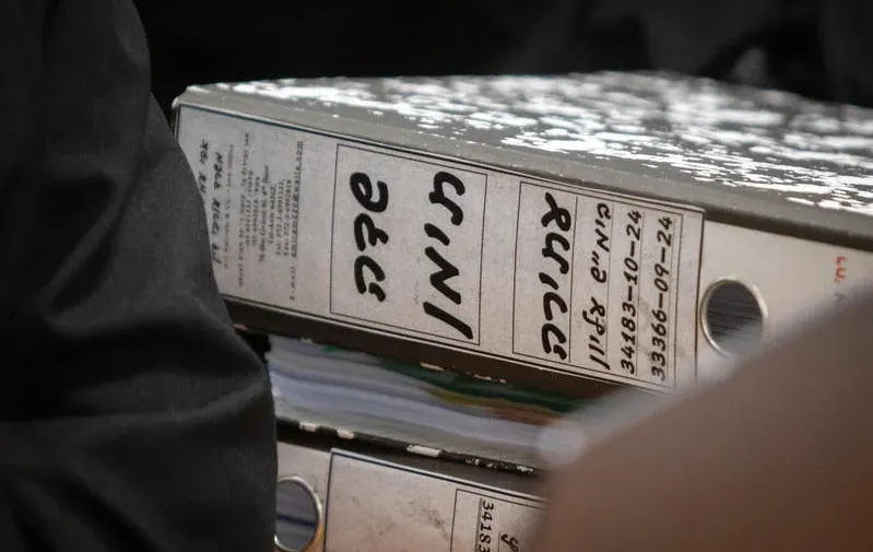 הסערה סביב הפצ"רית נמשכת