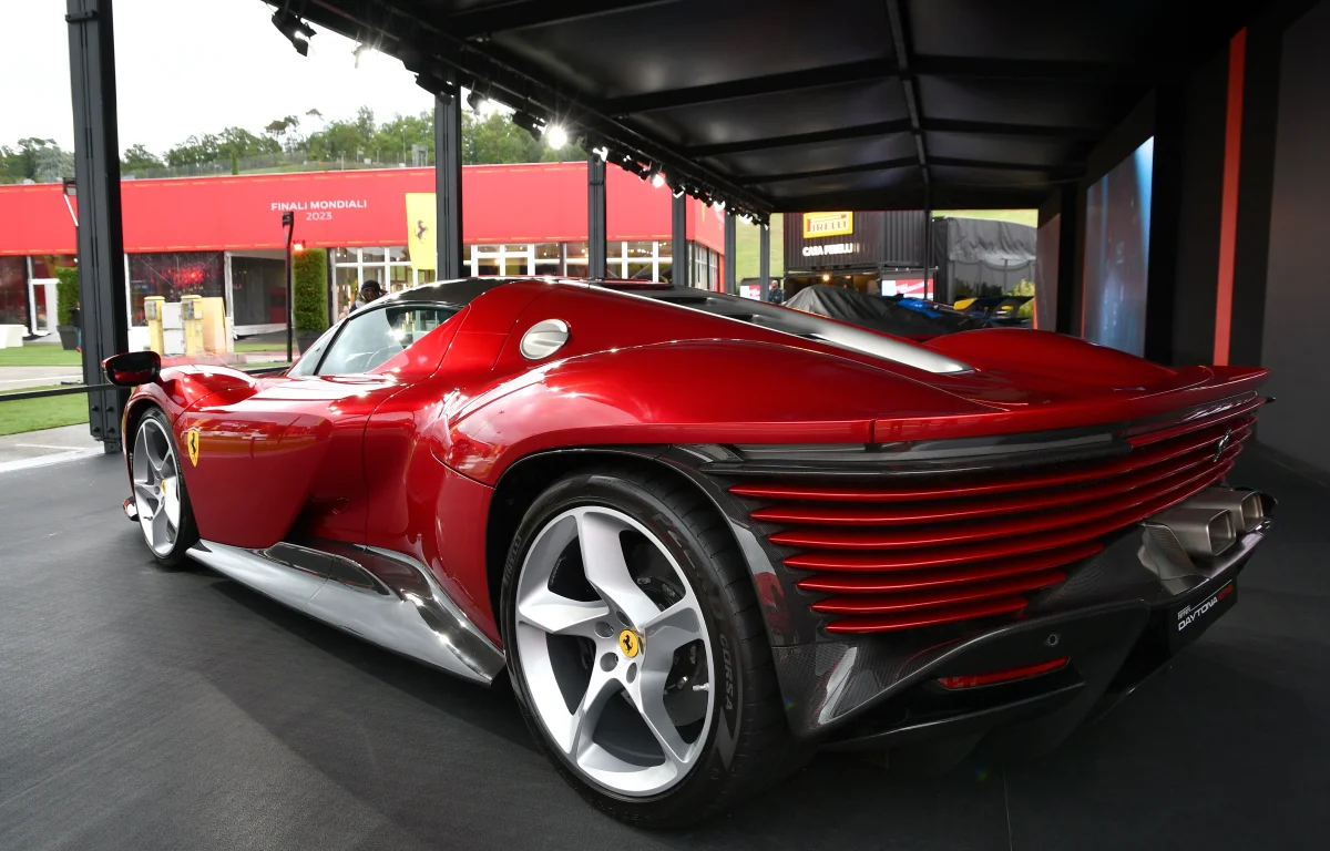 פרארי Daytona SP3, הרכב היקר בישראל