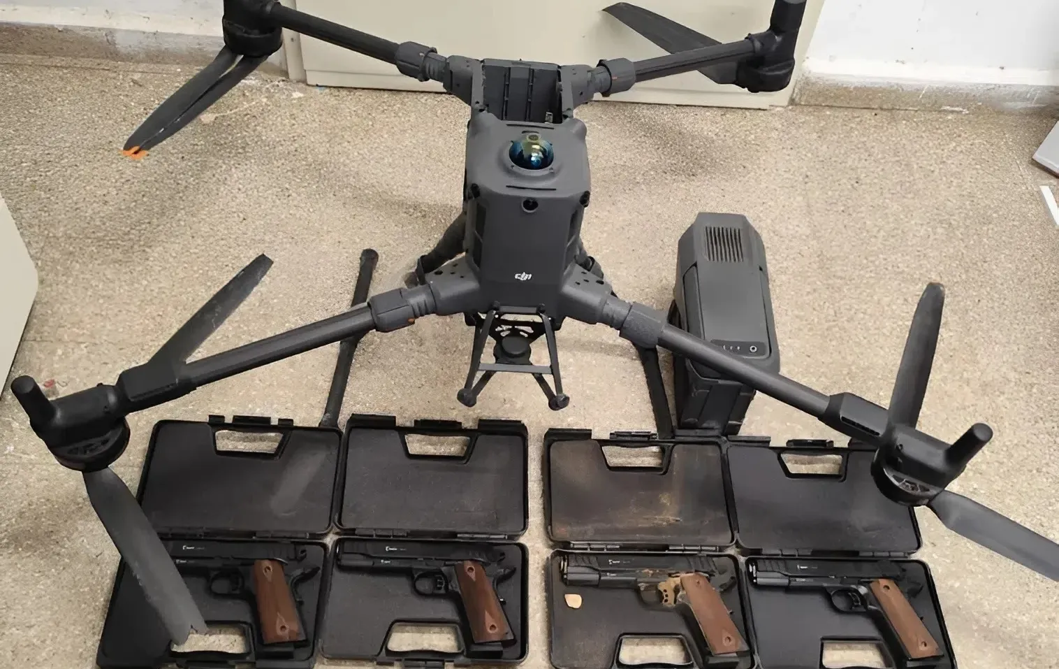 רחפן ובו נשק הוברח משטח מדינת אויב - ונלכד בידי כוחות צה"ל רחפן ובו נשק הוברח משטח מדינת אויב - ונלכד בידי כוחות צה"ל