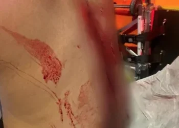 ארבעה נעצרו בחולון בחשד לשוד אלים של שליח מזון ארבעה נעצרו בחולון בחשד לשוד אלים של שליח מזון