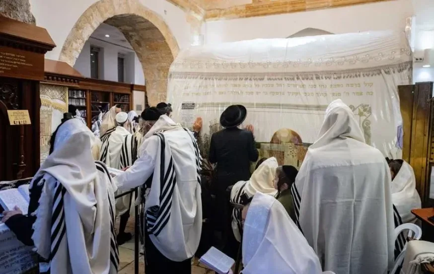 "היא עלתה לשמיים דרך החלון" - הסיפור הנדיר על רחל אמנו שביטלה גזירה קשה "היא עלתה לשמיים דרך החלון" - הסיפור הנדיר על רחל אמנו שביטלה גזירה קשה
