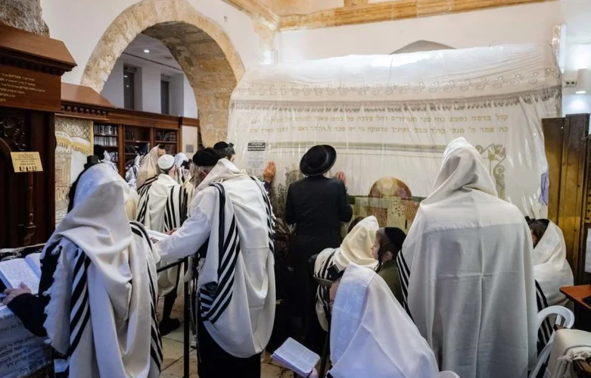 "היא עלתה לשמיים דרך החלון" - הסיפור הנדיר על רחל אמנו שביטלה גזירה קשה "היא עלתה לשמיים דרך החלון" - הסיפור הנדיר על רחל אמנו שביטלה גזירה קשה