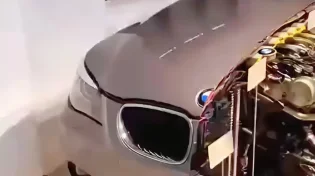 לא תאמינו מה יש בפנים: ככה נראית BMW כשחותכים אותה לשניים