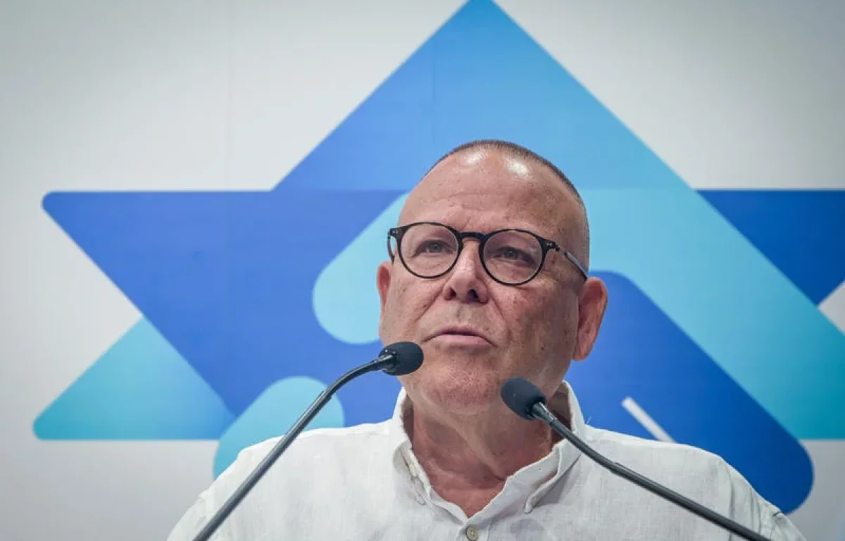 ארנון בר דוד