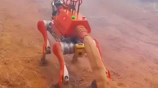 לתוך הלהבות - בלי להסס: הכירו את הרובוט שמחליף לוחמי אש