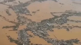 וייטנאם מתחת למים: סופות גשמים אדירות הובילו להצפות קשות ולחורבן חסר תקדים