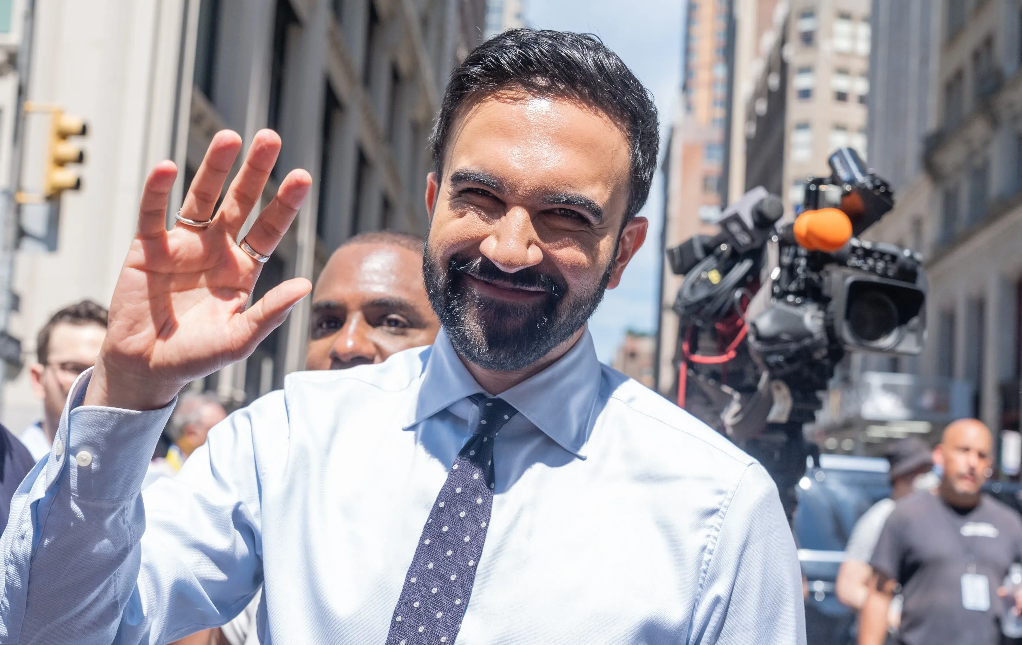 ניו יורק: מהפך ברגע האחרון | טראמפ מביע עמדה, הפער בין המועמדים מצטמצם משמעותית