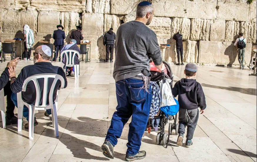 הדרך הראויה לחנך את הילדים הדרך הראויה לחנך את הילדים
