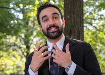 טראמפ מזהיר את ניו יורק: תבחרו בממדאני &ndash; תשכחו מהתקציבים