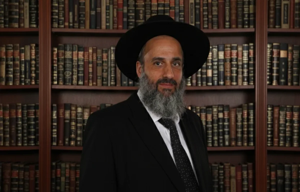 על איזו שתייה לברך קודם? פינתו השבועית של הרב יניב עזיז שליט"א על איזו שתייה לברך קודם? פינתו השבועית של הרב יניב עזיז שליט"א