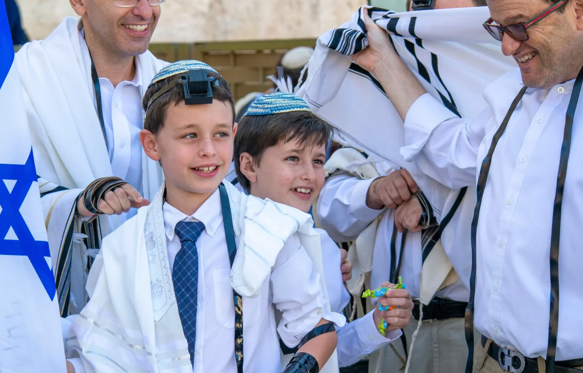 מרן הרב יצחק יוסף בפסק הלכה: מתי חוגגים בר מצווה לילד שנולד פג?