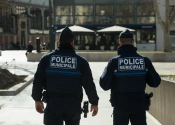 פיגוע דריסה בצרפת: 10 נפגעים, החשוד נעצר לאחר שצעק "אללה אכבר" פיגוע דריסה בצרפת: 10 נפגעים, החשוד נעצר לאחר שצעק "אללה אכבר"