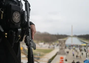 מישיגן: שני חשודים נעצרו בחשד לבצע פיגוע מישיגן: שני חשודים נעצרו בחשד לבצע פיגוע