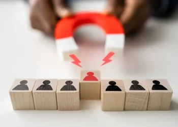 כשלהיות נאמן לעצמך עולה ביוקר - שם מתחילה האמת שלך