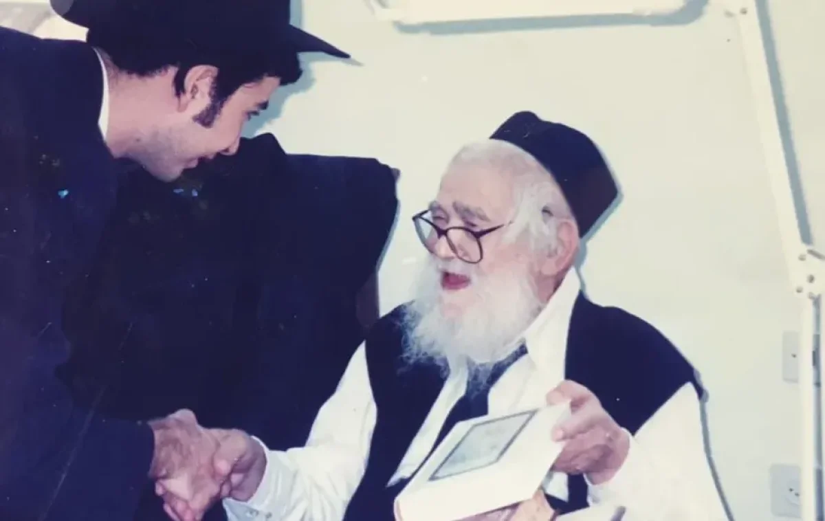 נחטף כילד וחי בדלות: 12 דברים שלא ידעתם על הרב שך זצ"ל לרגל 24 שנים לפטירתו