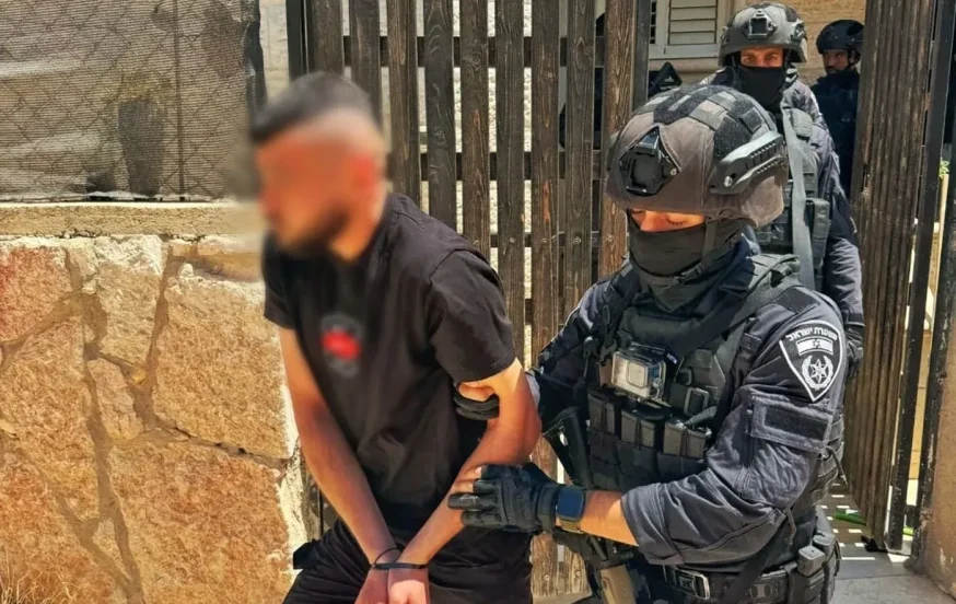 הסיוט של כל טרמפיסט: בחורה עלתה לרכב בירושלים, והנהג ניסה לחטוף אותה הסיוט של כל טרמפיסט: בחורה עלתה לרכב בירושלים, והנהג ניסה לחטוף אותה