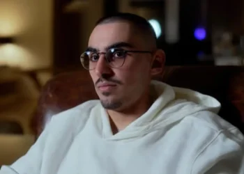 "לא היה טריק. לא הייתה בריחה. רק תופת" - עדות החטוף שמזעזעת את ישראל "לא היה טריק. לא הייתה בריחה. רק תופת" - עדות החטוף שמזעזעת את ישראל