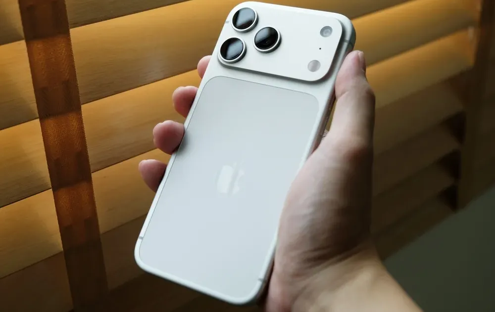 טלפון נייד נמצא בים - נבדק הקשר לפצ"רית לשעבר