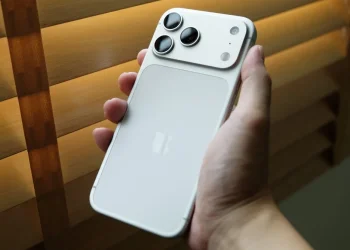 טלפון נייד נמצא בים - נבדק הקשר לפצ"רית לשעבר