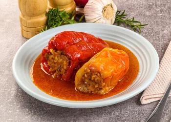 מה הקשר בין פלפל ממולא לשבת? מנהגי המאכלים שכולנו מכינים