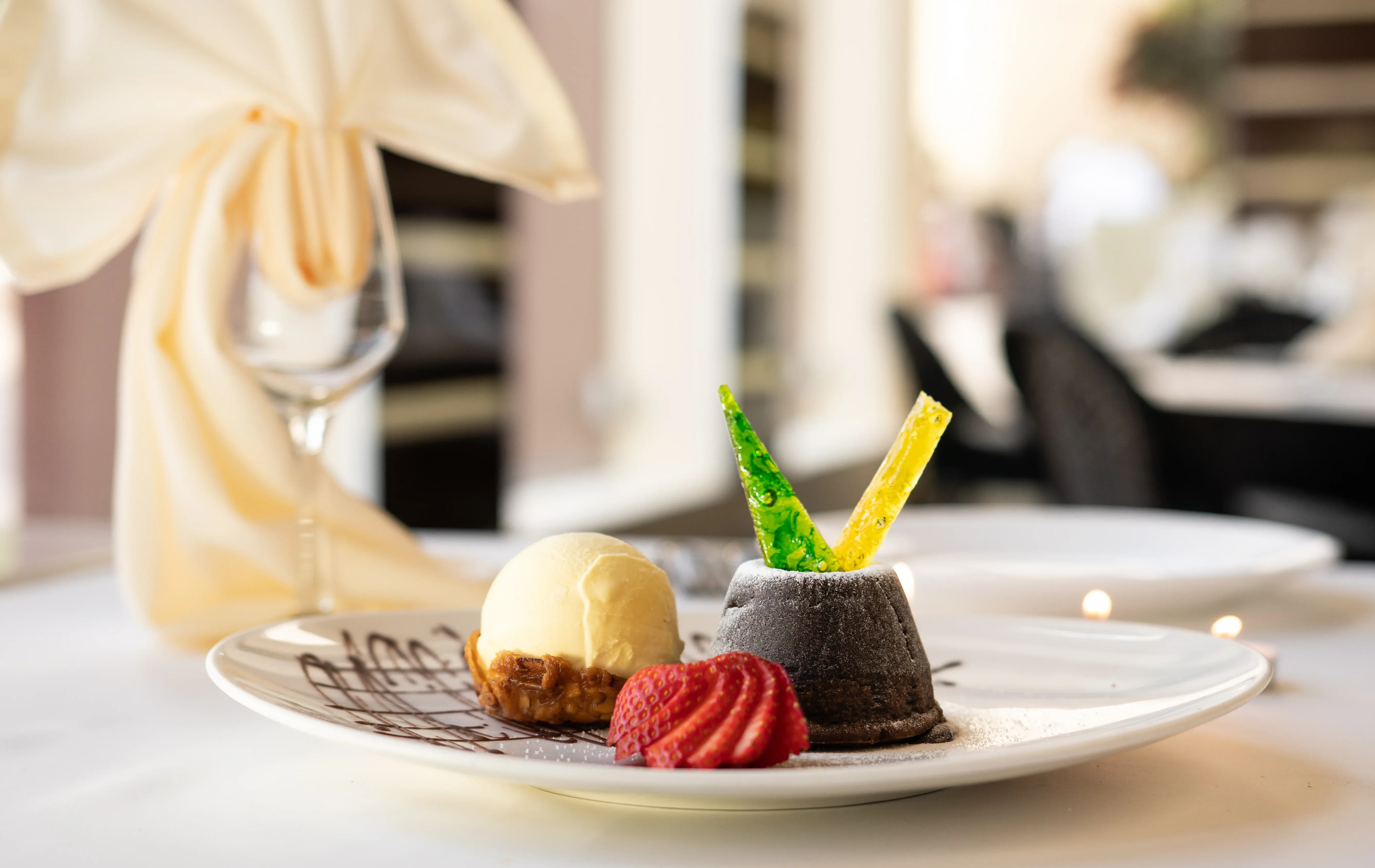 הרב יניב עזיז: זו הטעות הנפוצה שאנשים עושים עם גלידה בסעודה הרב יניב עזיז: זו הטעות הנפוצה שאנשים עושים עם גלידה בסעודה