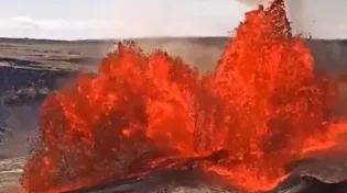 "מה רבו מעשיך": הר הגעש בהוואי התפרץ במפגן אש מרהיב