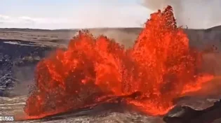 "מה רבו מעשיך": הר הגעש בהוואי התפרץ במפגן אש מרהיב