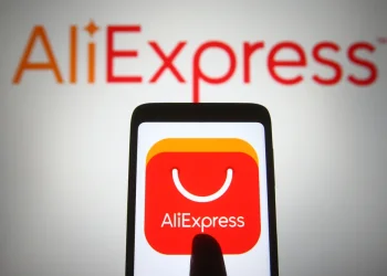 עליאקספרס פותחת את החגיגה: כך תחסכו מאות שקלים בקנייה חכמה מחו"ל