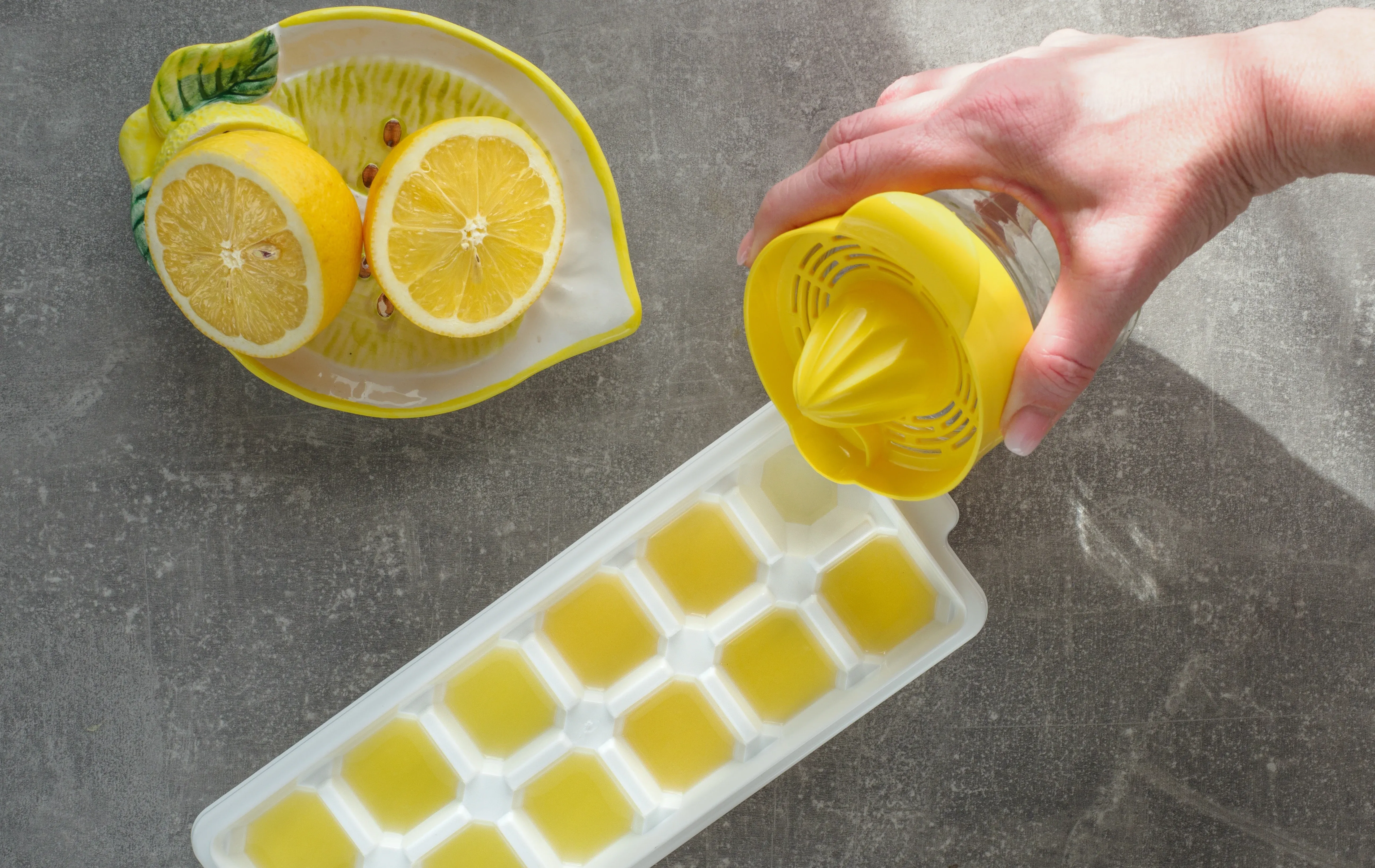 קוביות קרח מלימון