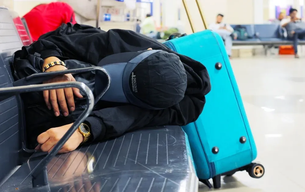 נוסעים ישראלים מתאגדים: תלונה רשמית נגד שדה התעופה בליון בגין יחס מפלה ובידוק משפיל