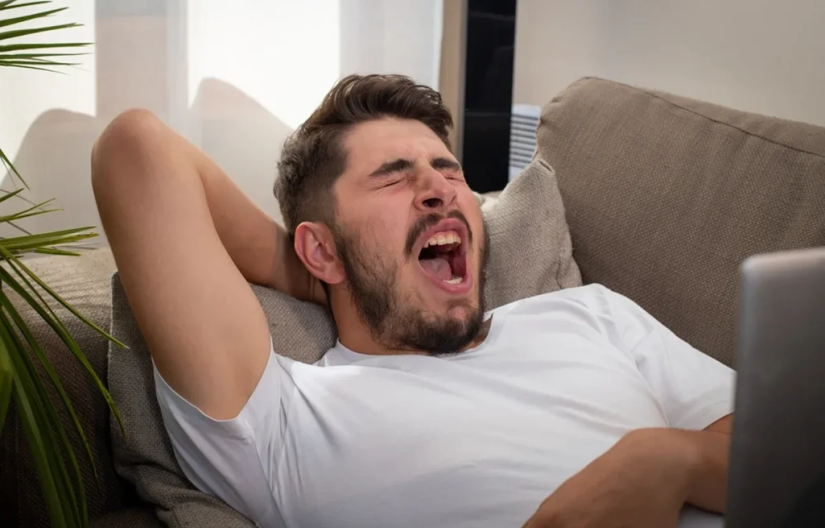 שיתוק מצוואר עד יד - בגלל פיהוק: "הרגשתי זרם חשמלי מטורף"