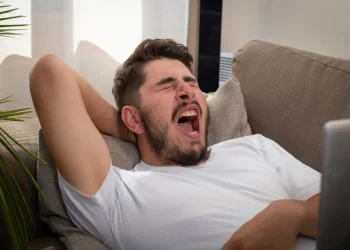 שיתוק מצוואר עד יד - בגלל פיהוק: "הרגשתי זרם חשמלי מטורף"