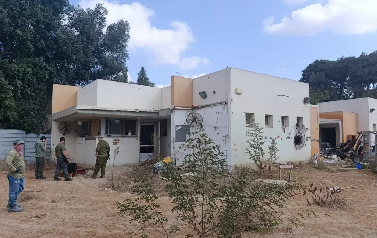 אחרי יותר משנתיים: אמצעי לחימה נמצאו בגן ילדים בבארי אחרי יותר משנתיים: אמצעי לחימה נמצאו בגן ילדים בבארי