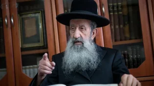 הרב בן ציון מוצפי: למה לא מברכים על מצוות כיבוד הורים?
