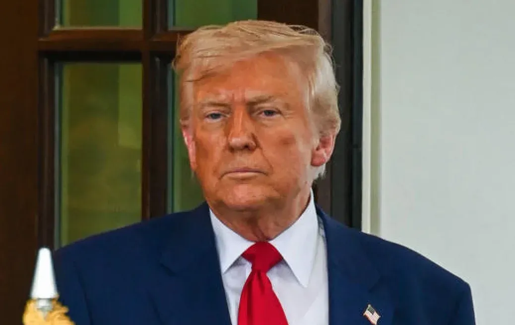 לאחר 43 ימים: הקונגרס אישר את מתווה הסיום להשבתת הממשל - טראמפ חתם לאחר 43 ימים: הקונגרס אישר את מתווה הסיום להשבתת הממשל - טראמפ חתם