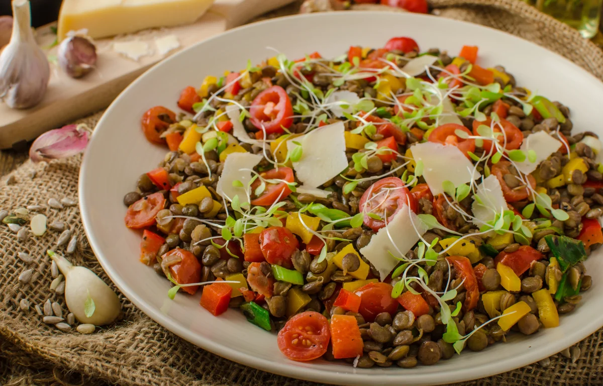 סלט עדשים מונבטות