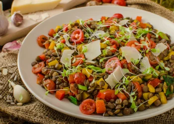 סלט עדשים מונבטות