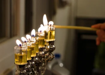 נרות החנוכה נרות החנוכה