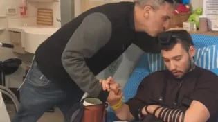 "מי כעמך ישראל": החייל הפצוע יצא מניתוח וביקש להניח תפילין