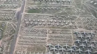 בית הקברות הגדול בעולם למטוסים באריזונה, ממעוף הציפור