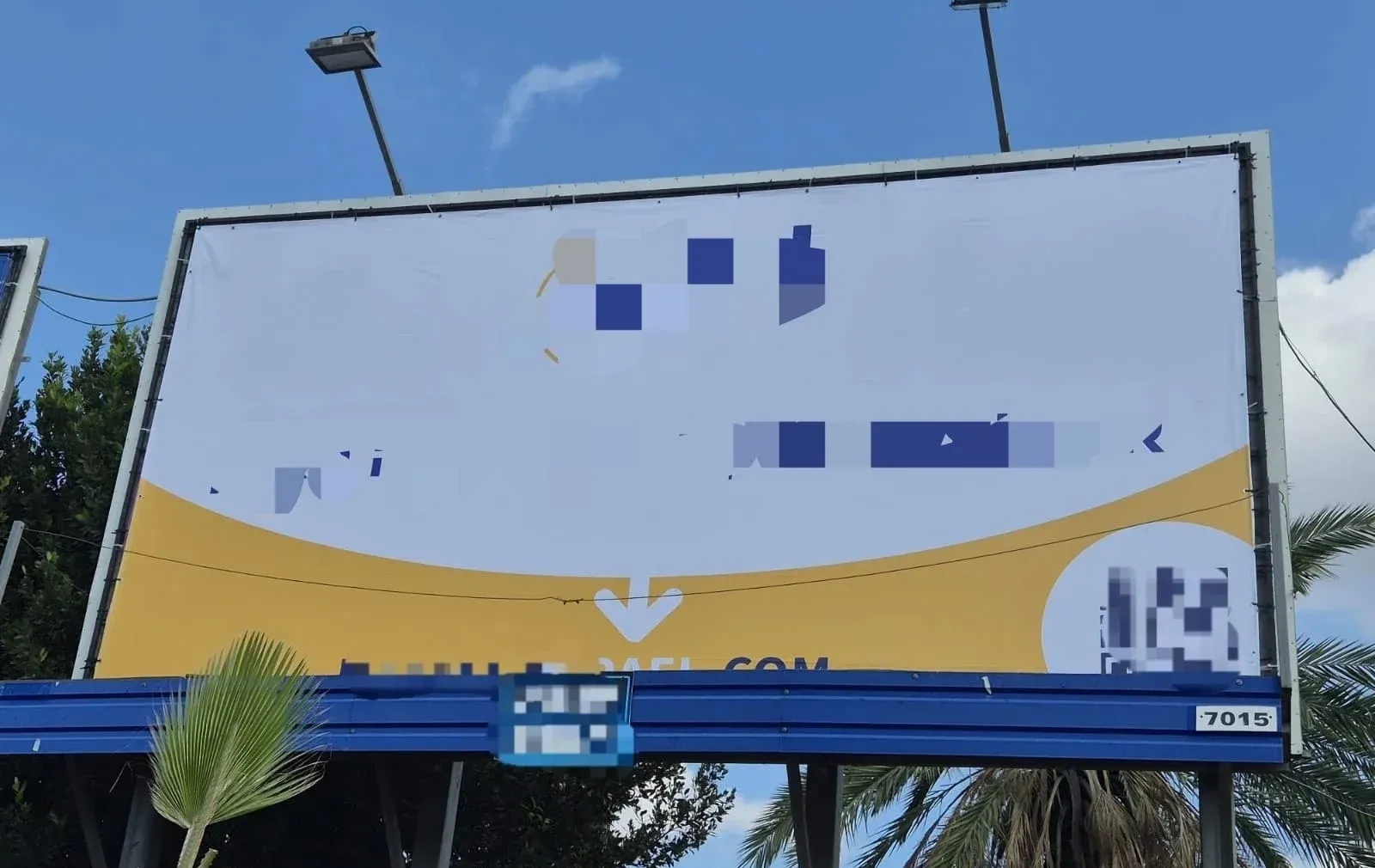 פה בארץ ישראל: סערה בעקבות שלטי חוצות מיסיונריים