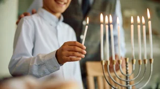 5 הסגולות של ימי החנוכה שפותחות שערי שמיים לפרנסה