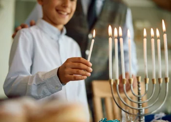 אור הנרות מגלה סודות של שפע וישועה